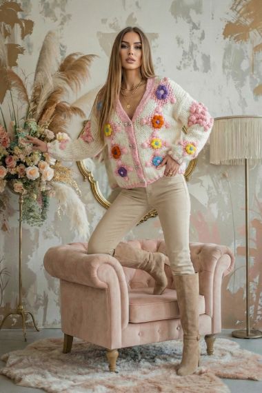 Vesta Flower Hug_Zea