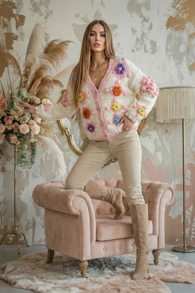 Vesta Flower Hug_Zea