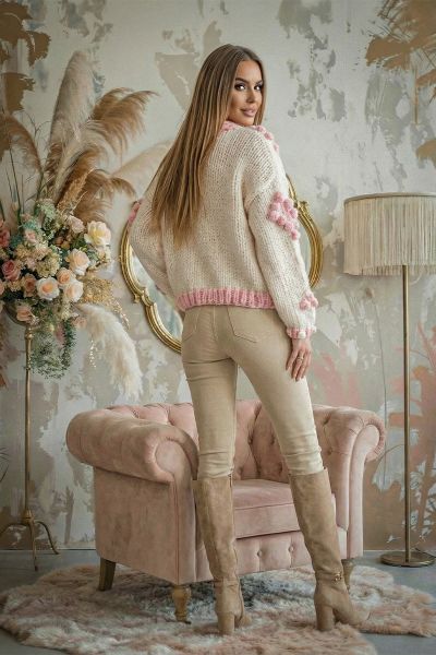 Vesta Flower Hug_Zea